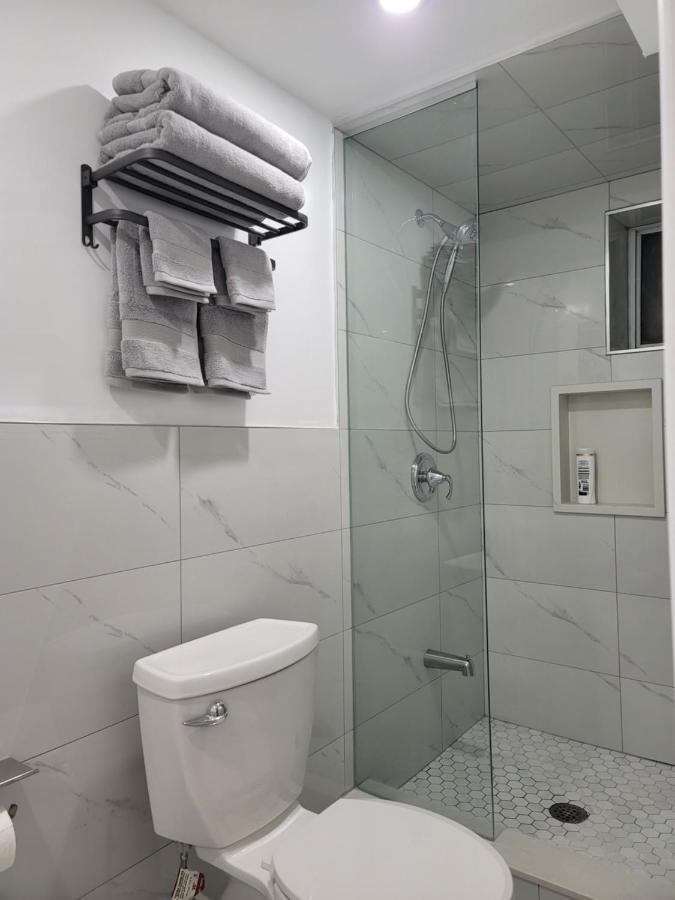 トロントTononhouseアパートメント エクステリア 写真